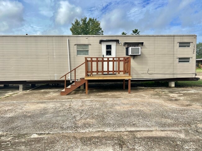 Building Photo - 2749 Wagon Trail Rd