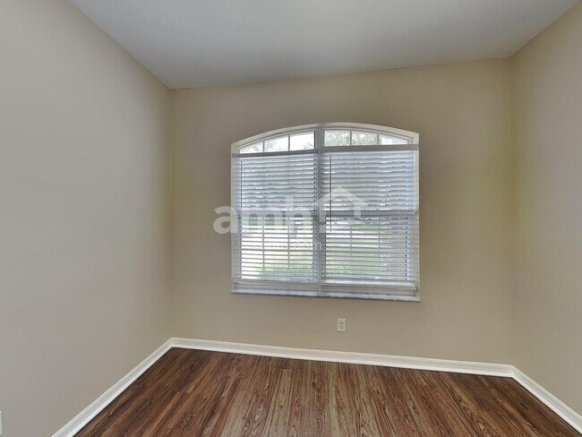 Foto del edificio - 3856 Glenford Dr