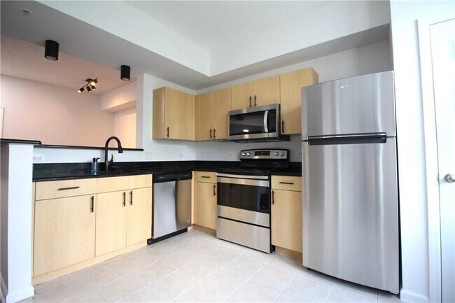 Foto del edificio - 533 NE 3rd Ave