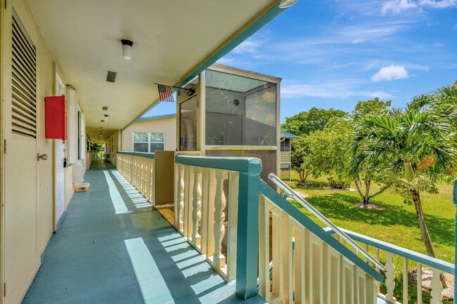 Building Photo - 110 Dorchester E