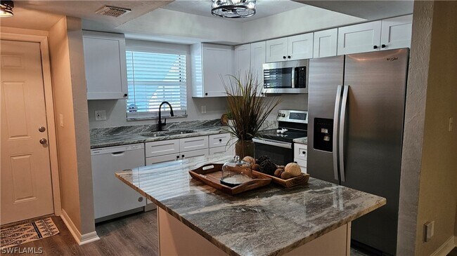 Building Photo - 28230 Pine Haven Way