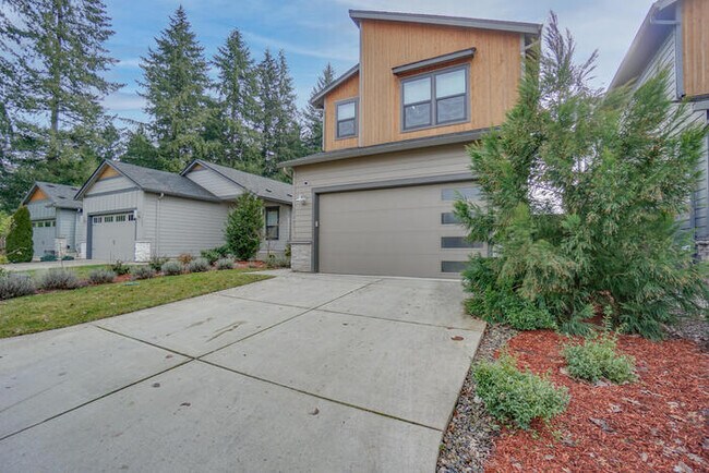 Building Photo - BEAUTIFUL HOME LOCATED IN URBAN OAKS