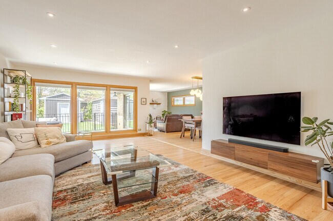 Foto del edificio - 715 Lamon Ave