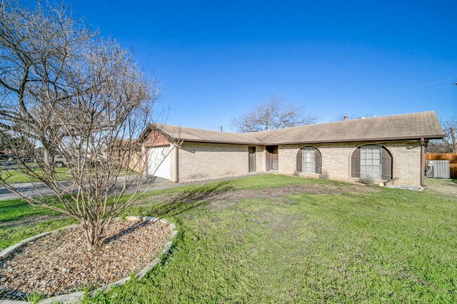 Building Photo - 3- Bedroom with In-Ground Pool!