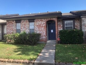 Building Photo - 1519 Barcelona Way Dr