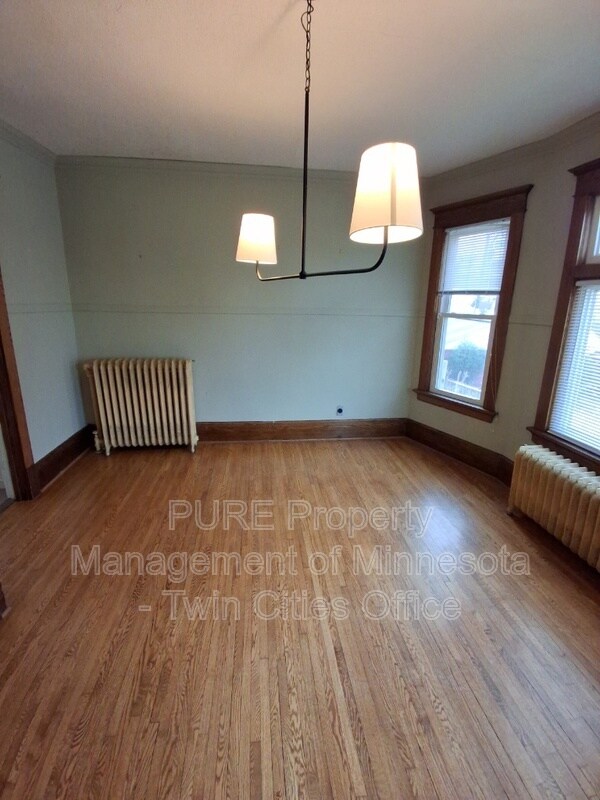 Building Photo - 730 Jenks Ave E