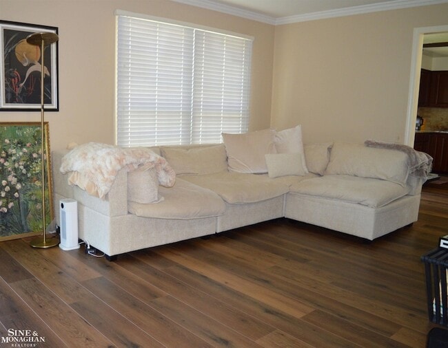 Building Photo - 744 Trombley Rd