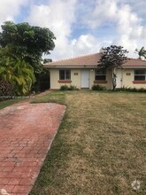 Building Photo - 7920 Grand Canal Dr