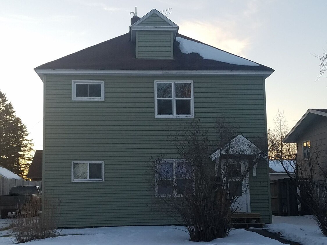 5917 Cumming Ave Unit 5917, Superior, WI 54880 Room for Rent in