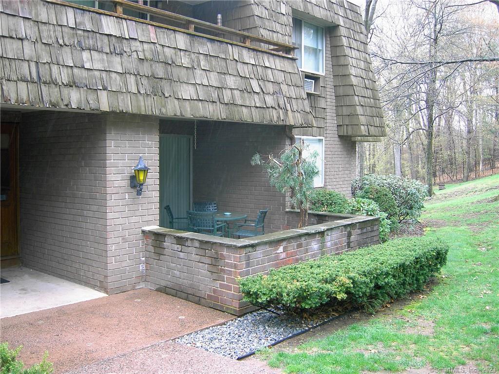 12 Stony Brook Dr Unit B1, Glastonbury, CT 06033 Condo for Rent in