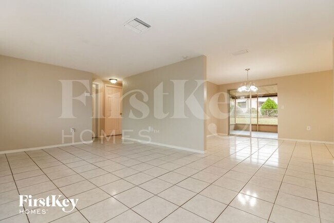 Foto del edificio - 7505 Judith Crescent