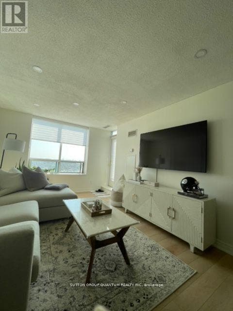 Building Photo - 11 Oneida Crescent