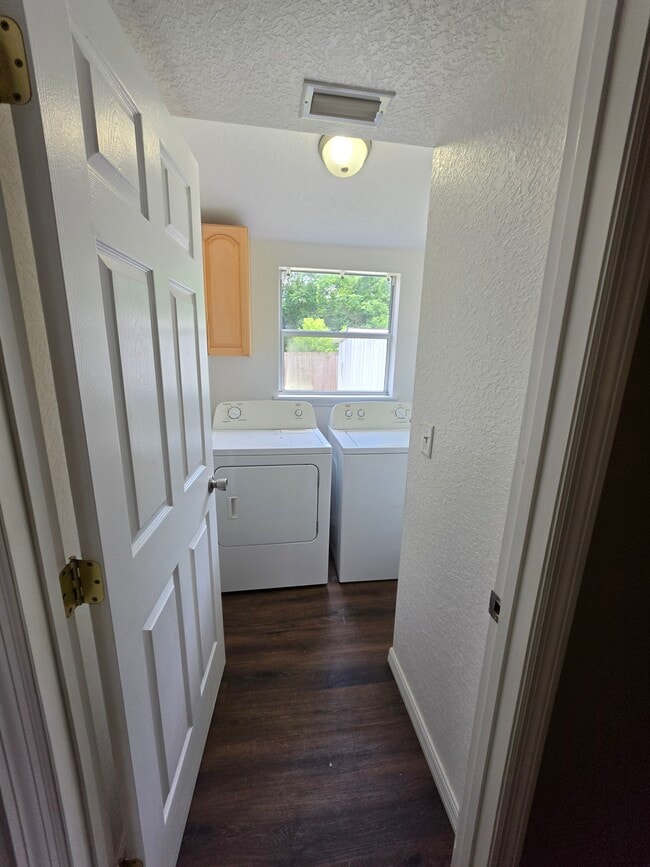Building Photo - 5415 SE 110th Pl