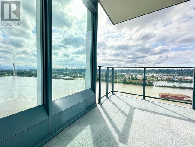 Building Photo - 660-1660 Quayside Dr
