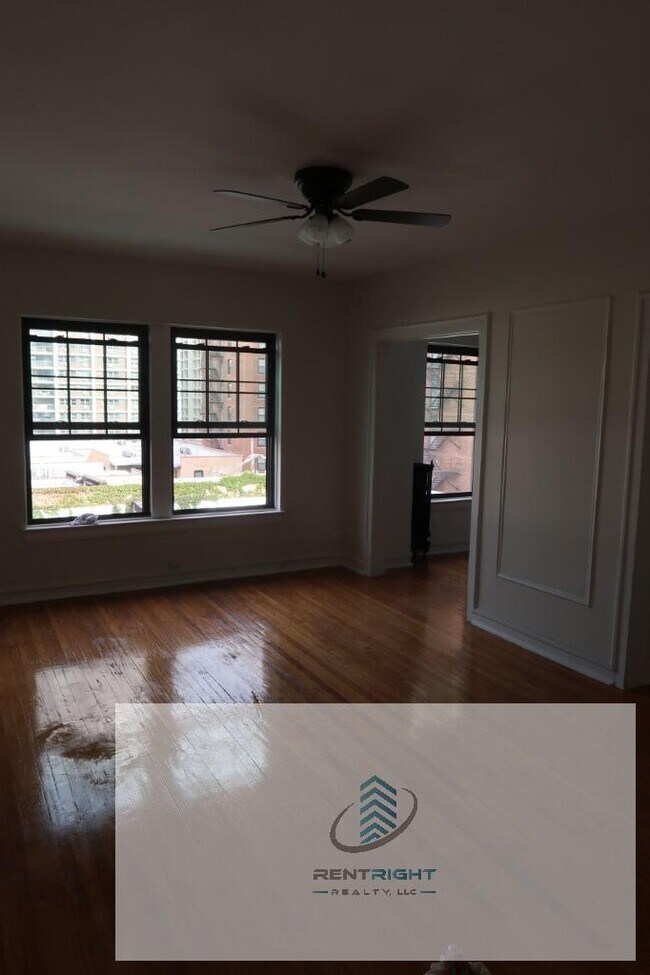 Foto del edificio - 426 W Briar Pl
