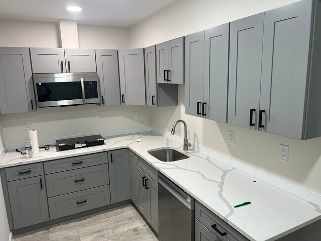 Foto del edificio - 32 Kathleen Pl