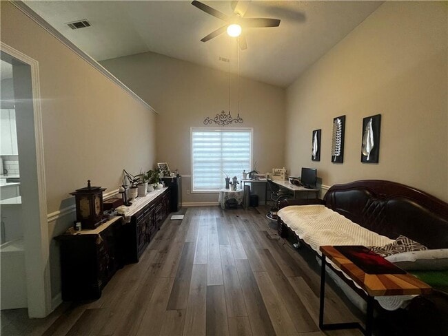 Building Photo - 130 Morning Glen Dr