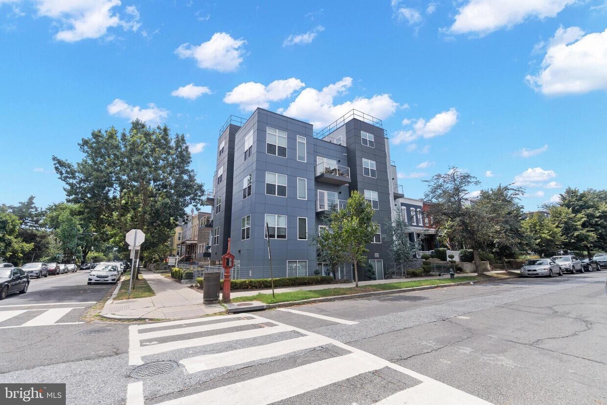 Primary Photo - 401 15th St SE