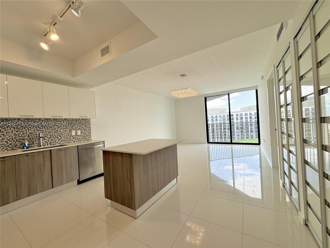 Primary Photo - 5300 Paseo Blvd
