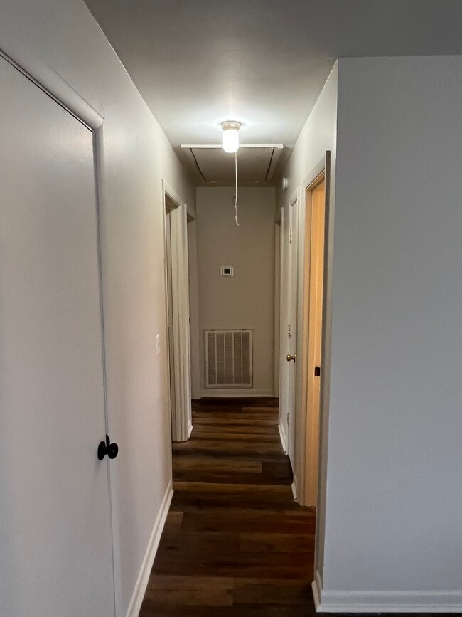 Building Photo - 49 Donelson St