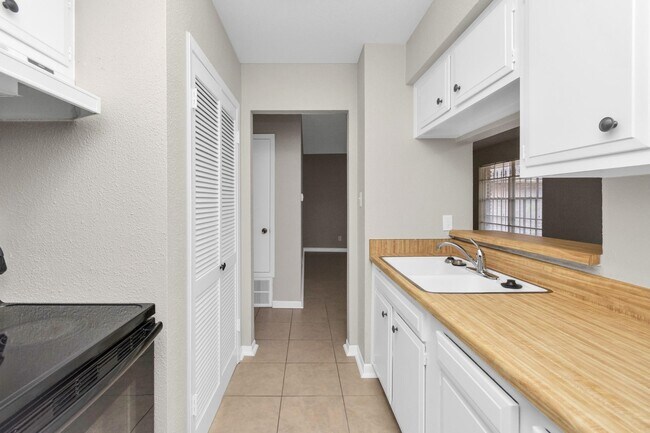 Foto del edificio - 6401 Skyline Dr