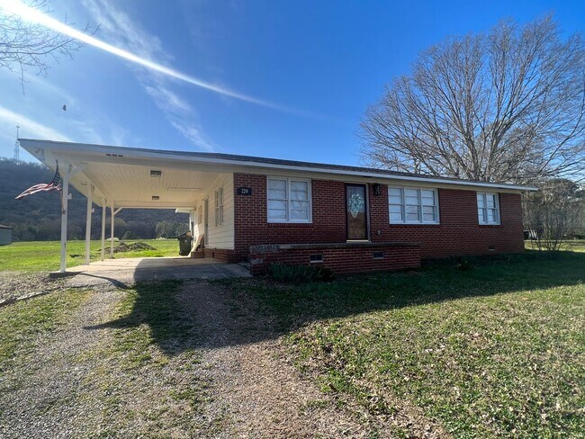Building Photo - Newly Remodeled House