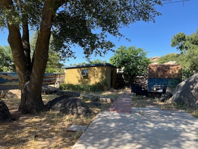 Foto del edificio - 23186 Lakewood Dr