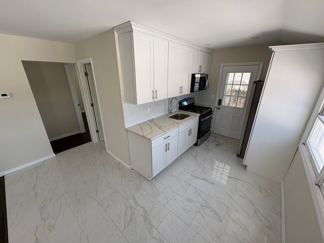 Foto del edificio - 351 Wicks Rd