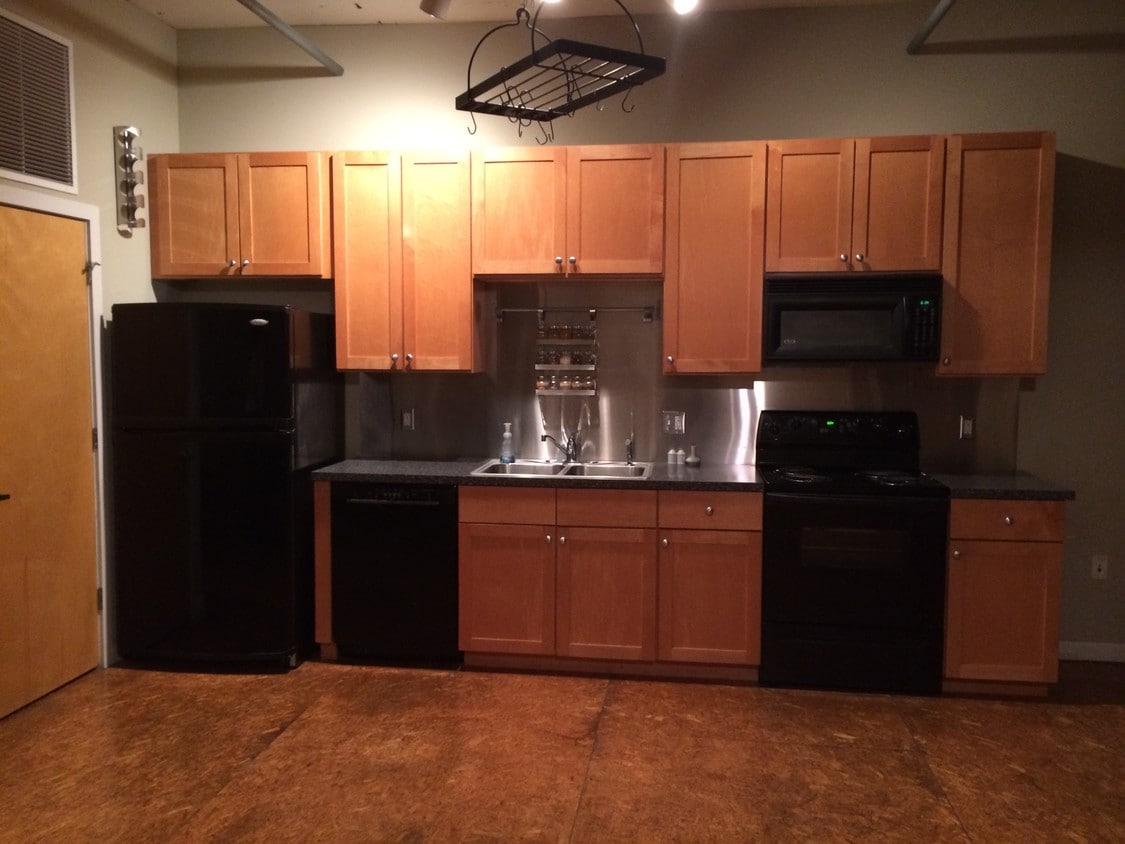 Kitchen - 2020 Washington Ave
