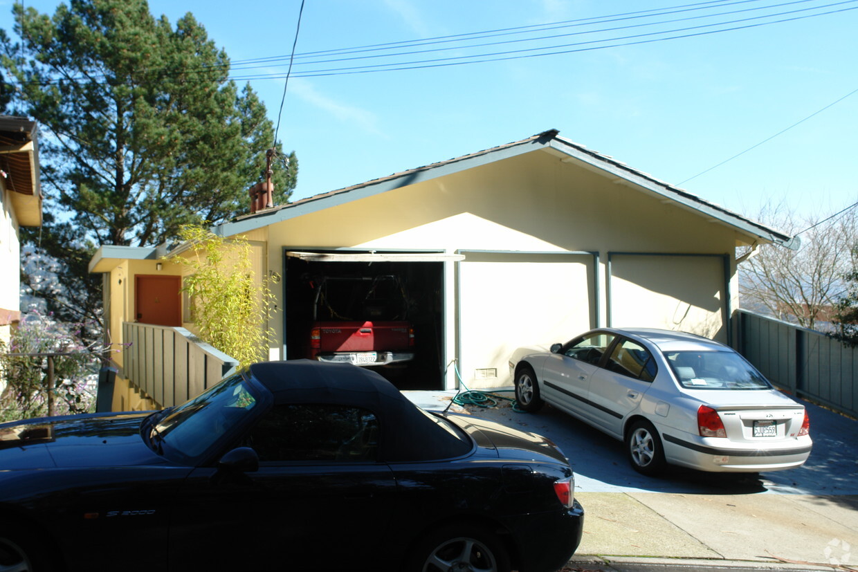 Building Photo - 765 Taft St