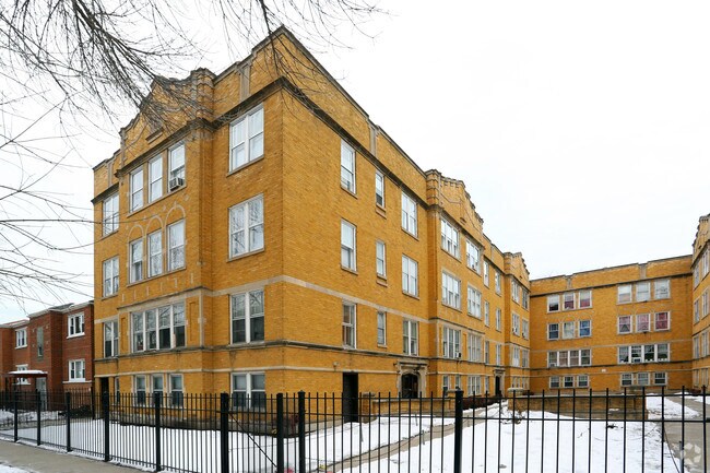 Building Photo - 7415-7425 N Damen Ave