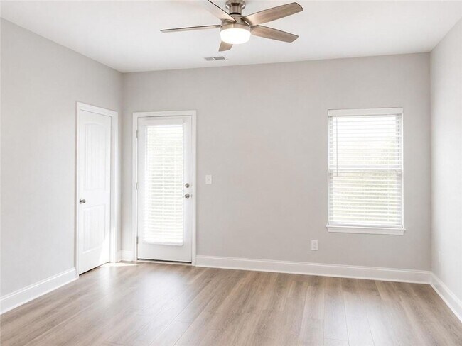 Foto del edificio - 153 Towne Villas Dr