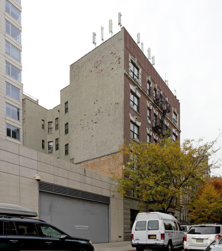 Building Photo - 108-110 W 111th St