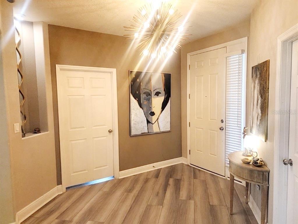 Foto principal - 7194 Key Haven Rd