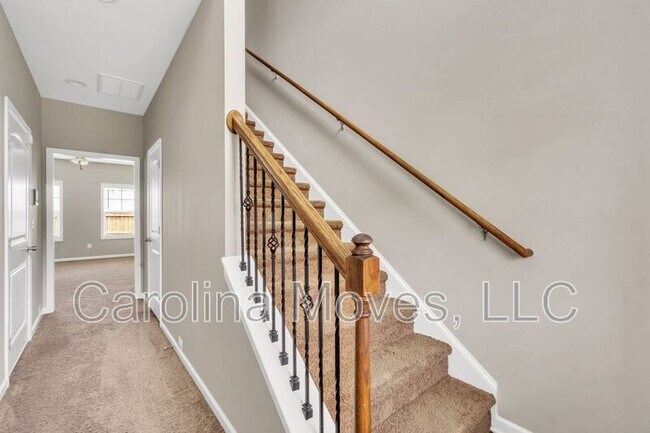 Building Photo - 125 Viewmont Dr