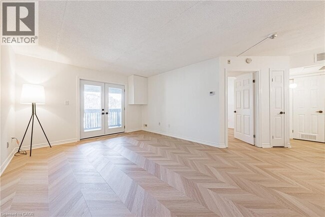 Building Photo - 2030 Cleaver Ave