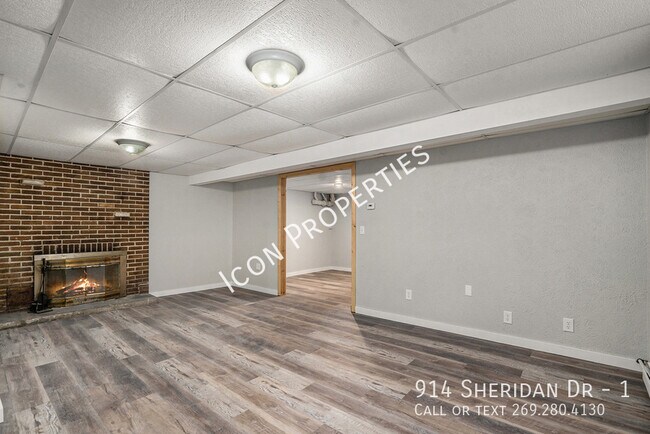 Building Photo - 1 bedroom with washer/dryer and 2 stall ca...