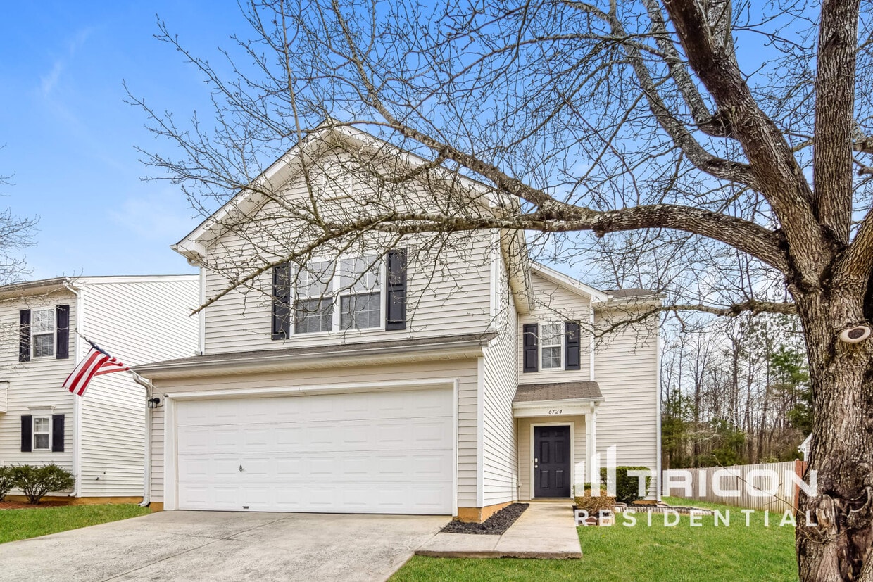 Foto principal - 6724 Commack Dr