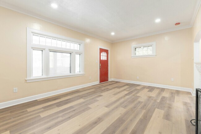 Foto del edificio - 3794 W 38th St