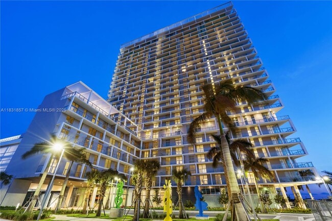 Building Photo - 2000 Metropica Wy