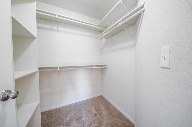 Building Photo - 609 Grainfield St