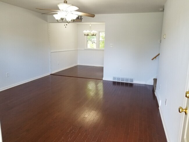 Foto del edificio - 992 Clements Bridge Rd