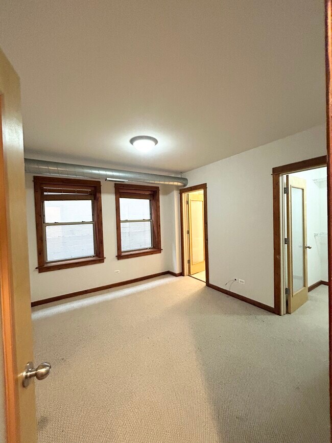 Foto del edificio - 5346 S Cornell Ave