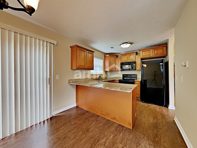 Foto del edificio - 4108 Meadow Green Dr