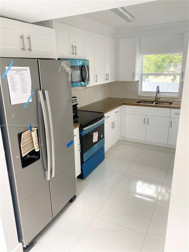 Foto del edificio - 5024 SW 4th St