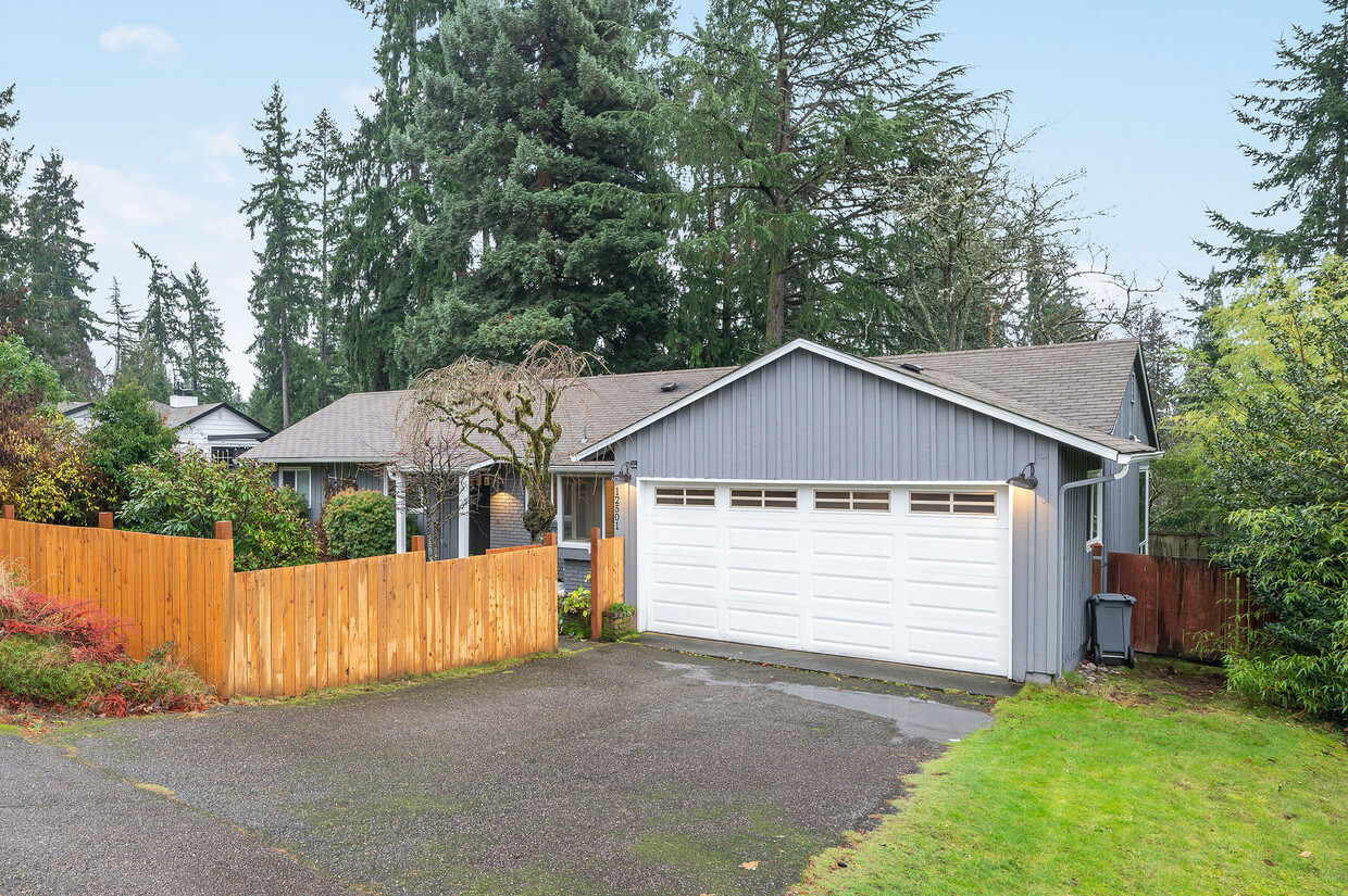 Primary Photo - 12501 NE 28th St
