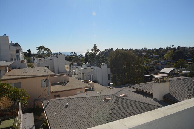 Vista desde la azotea del vecindario y el océano. - 850 Haverford Ave