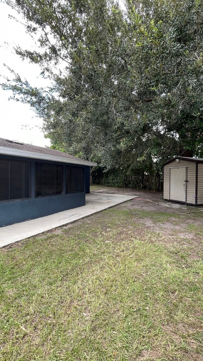 Building Photo - 1533 Lay Ct