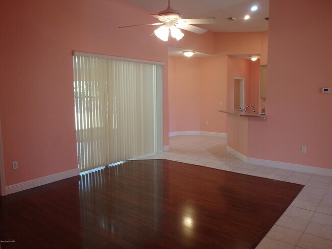 Building Photo - 1240 Goode Dr NE
