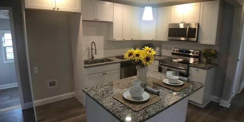 Foto principal - 500 E. Hill Drive